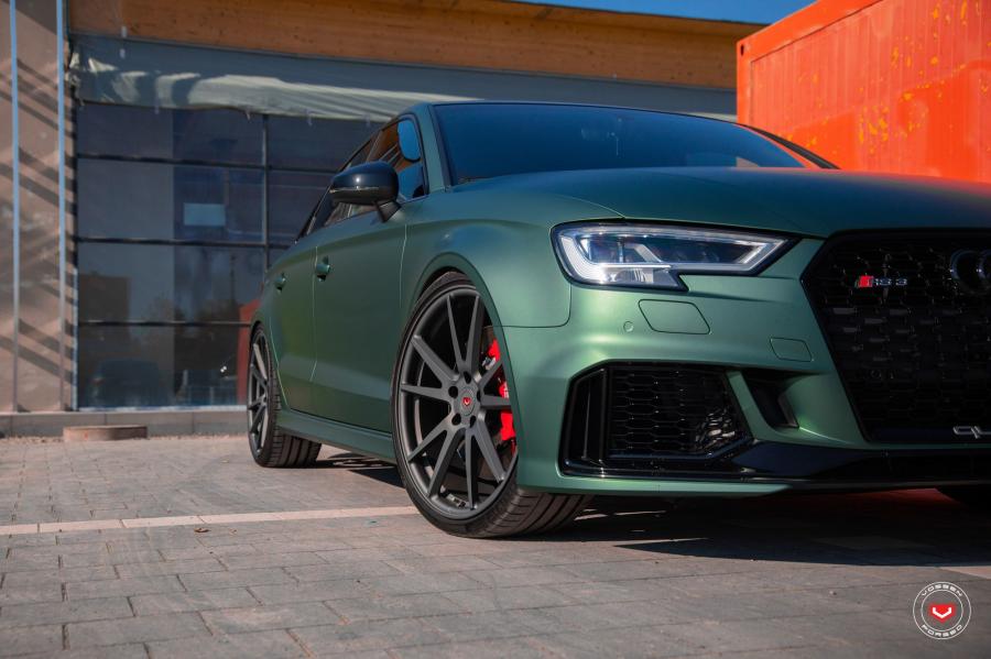 Детали экстерьера Audi RS3 Sedan on Vossen Wheels (VPS-301) 2018 года  (фото 57 из 57)